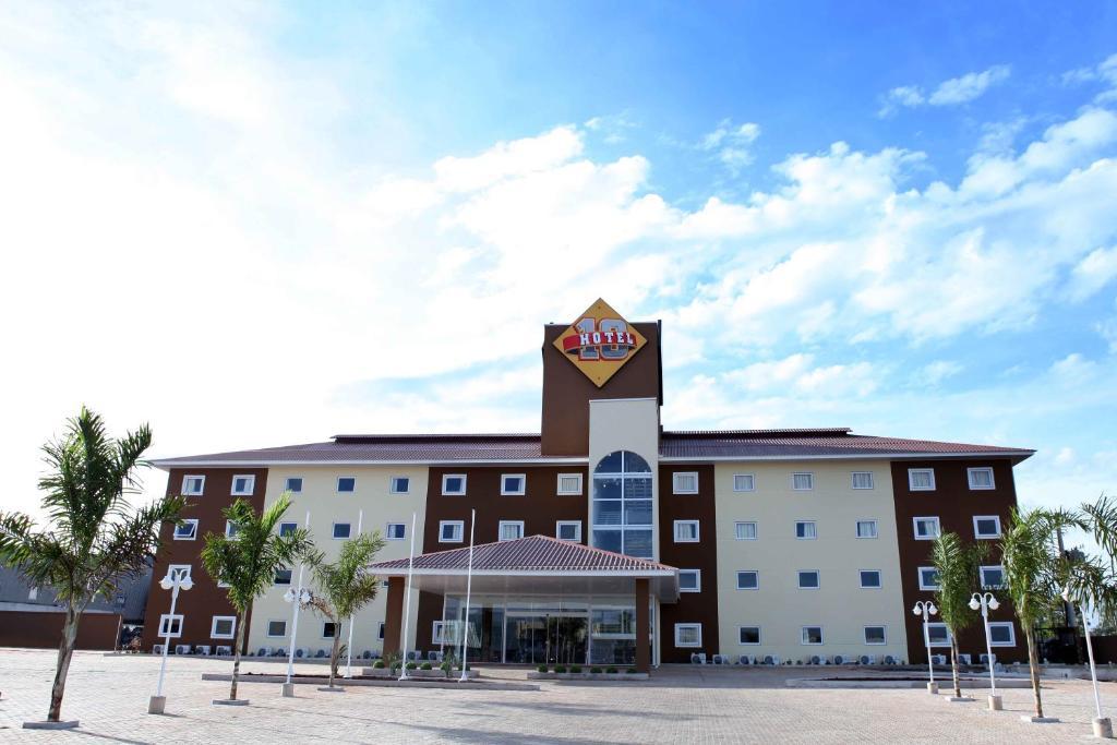 Hotel 10 Дорадус Екстериор снимка