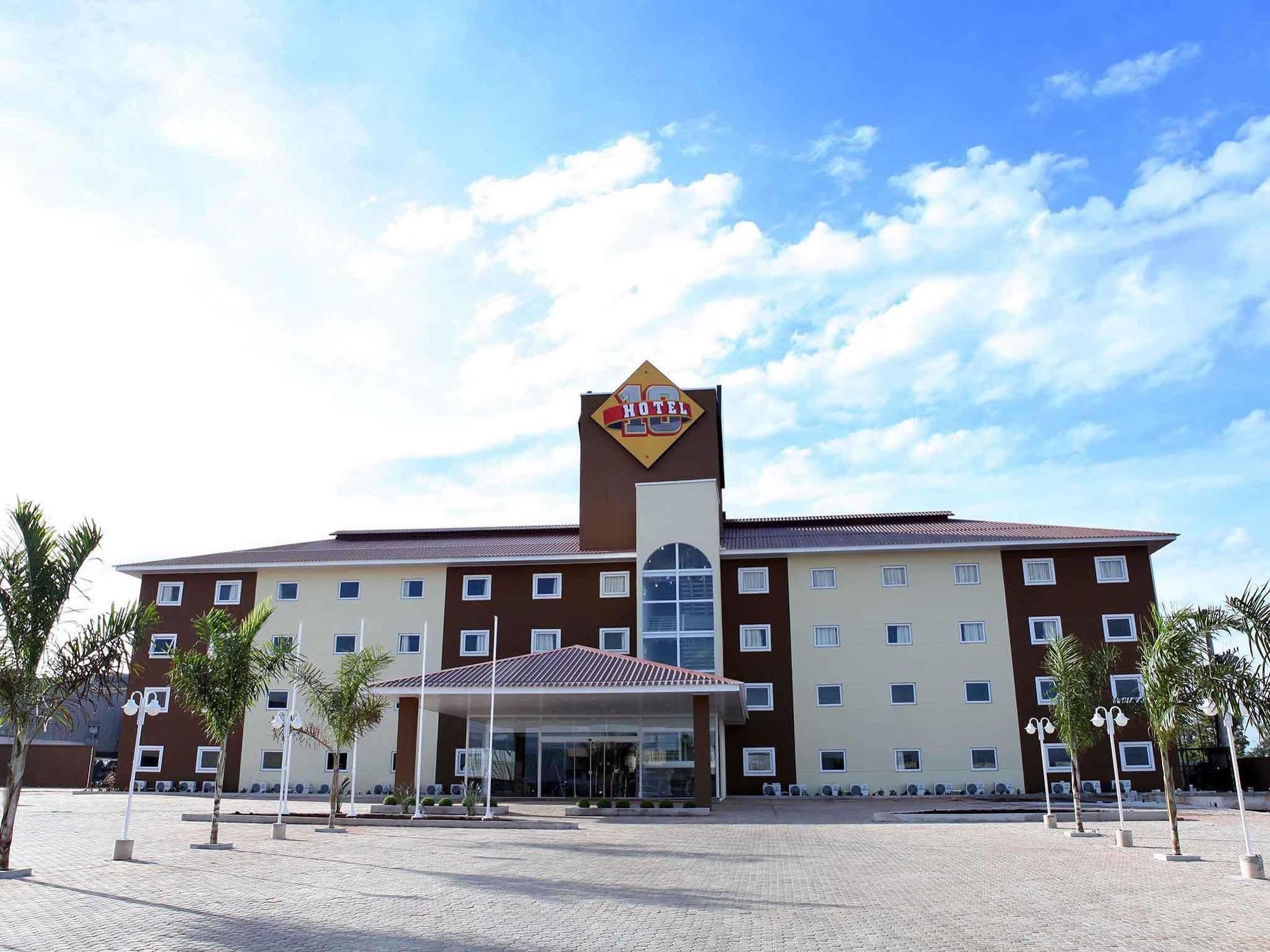 Hotel 10 Дорадус Екстериор снимка