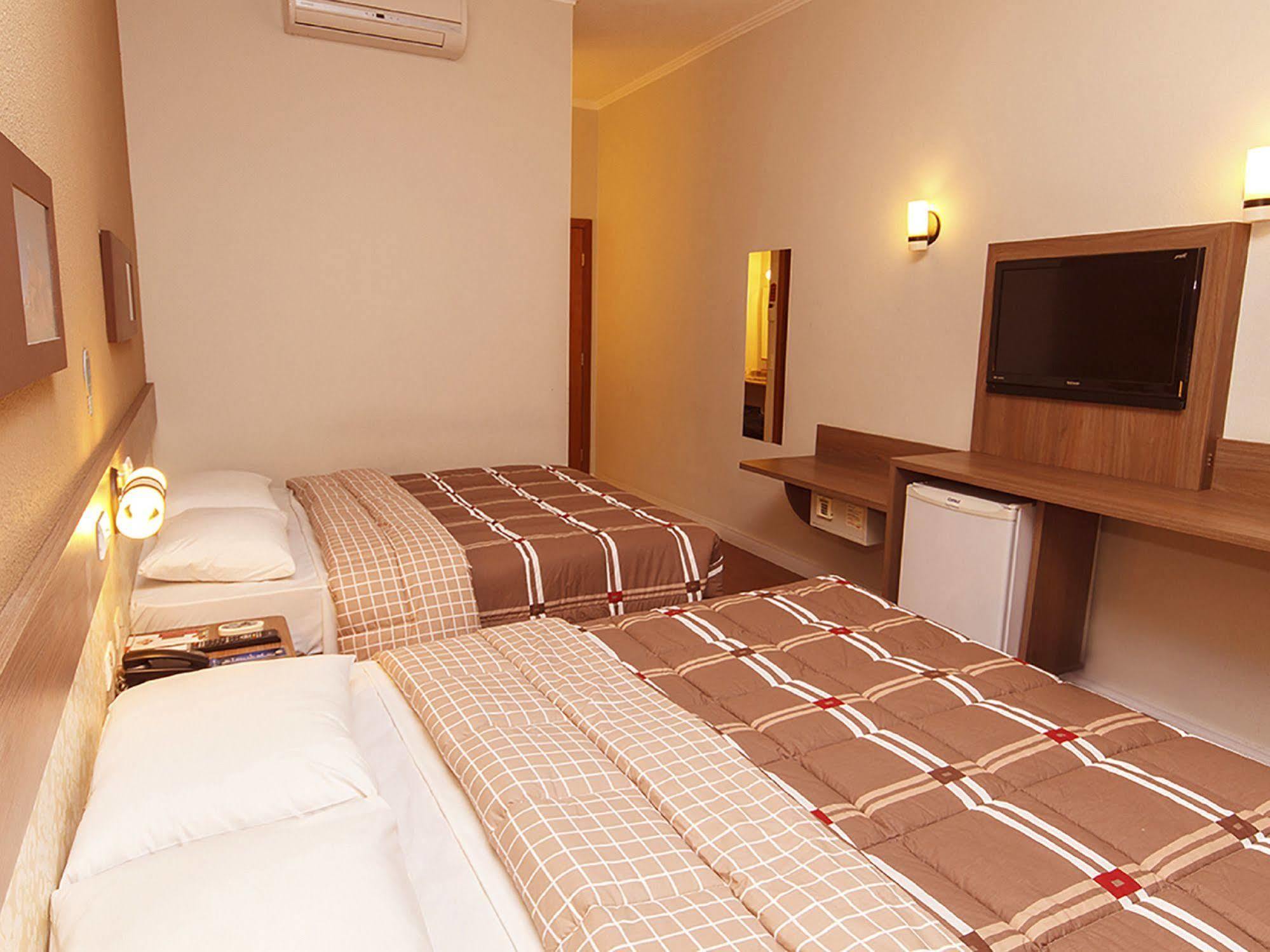 Hotel 10 Дорадус Екстериор снимка