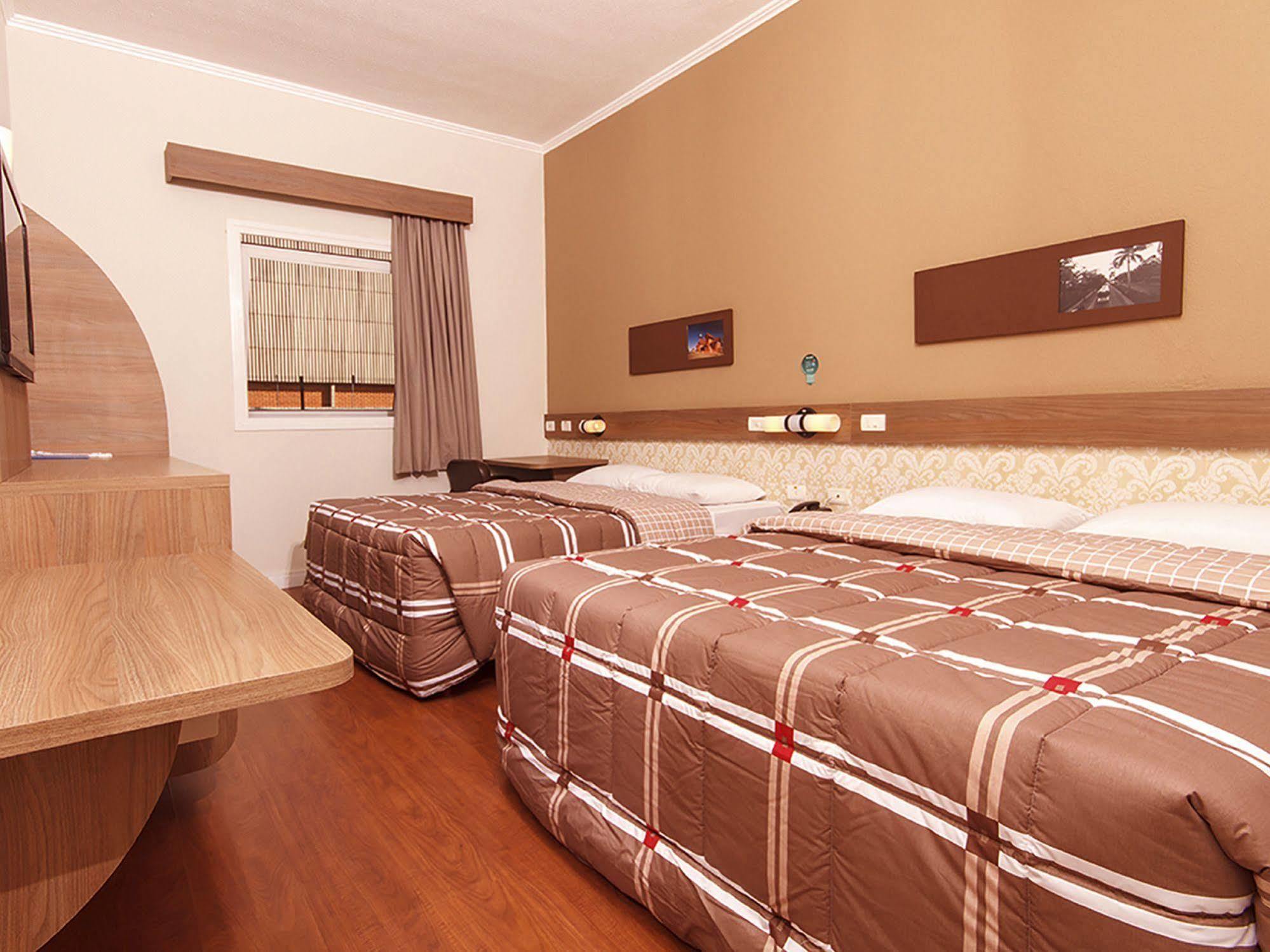 Hotel 10 Дорадус Екстериор снимка