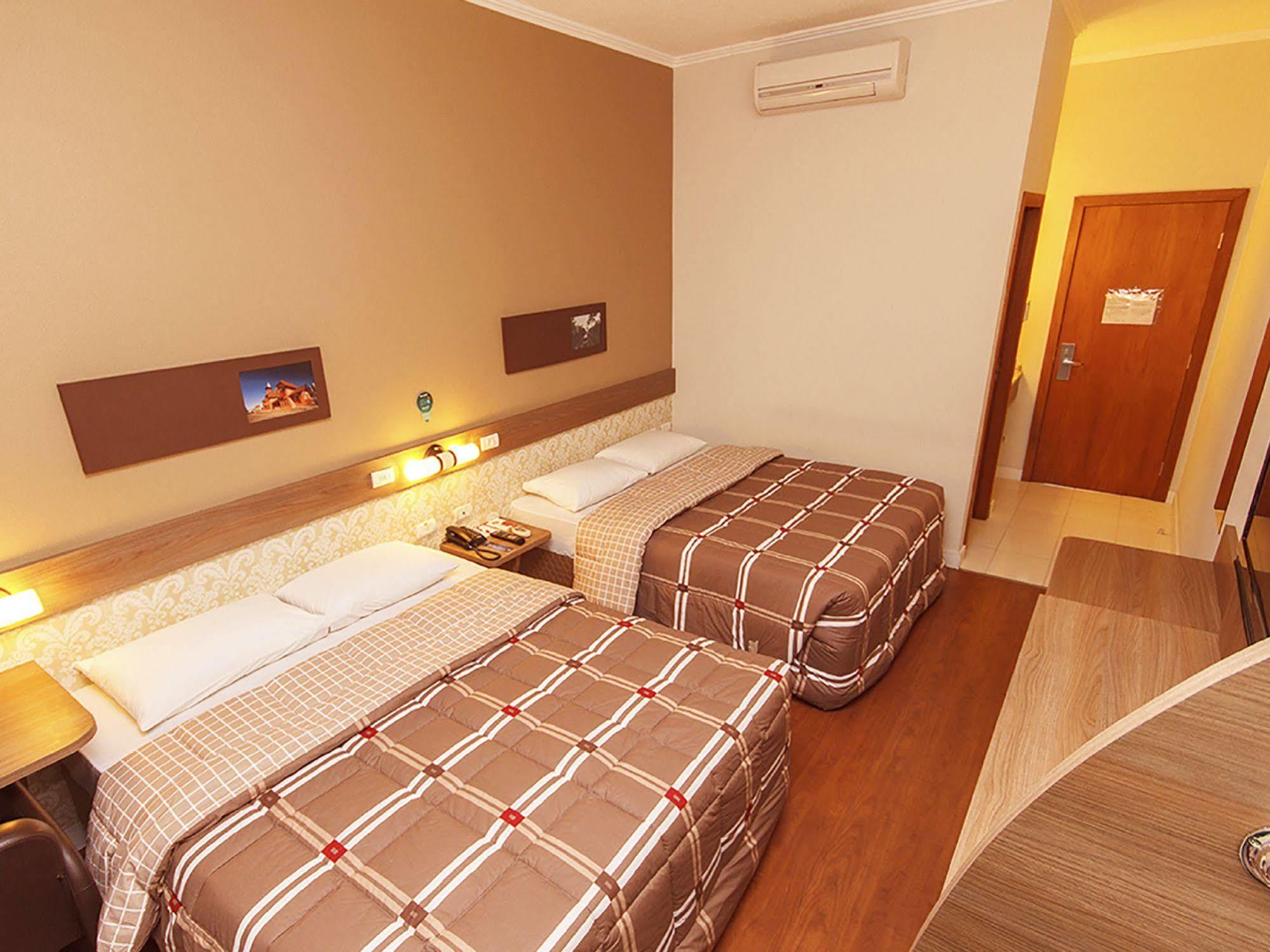 Hotel 10 Дорадус Екстериор снимка
